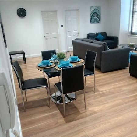 Clifton Apartment Лутон Экстерьер фото