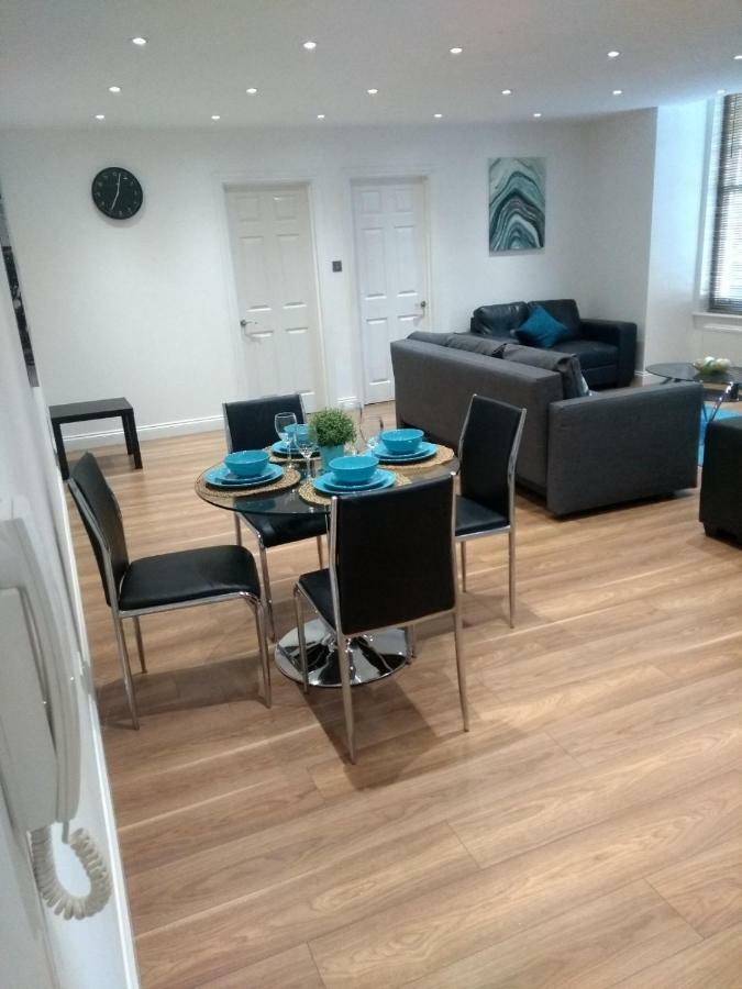 Clifton Apartment Лутон Экстерьер фото