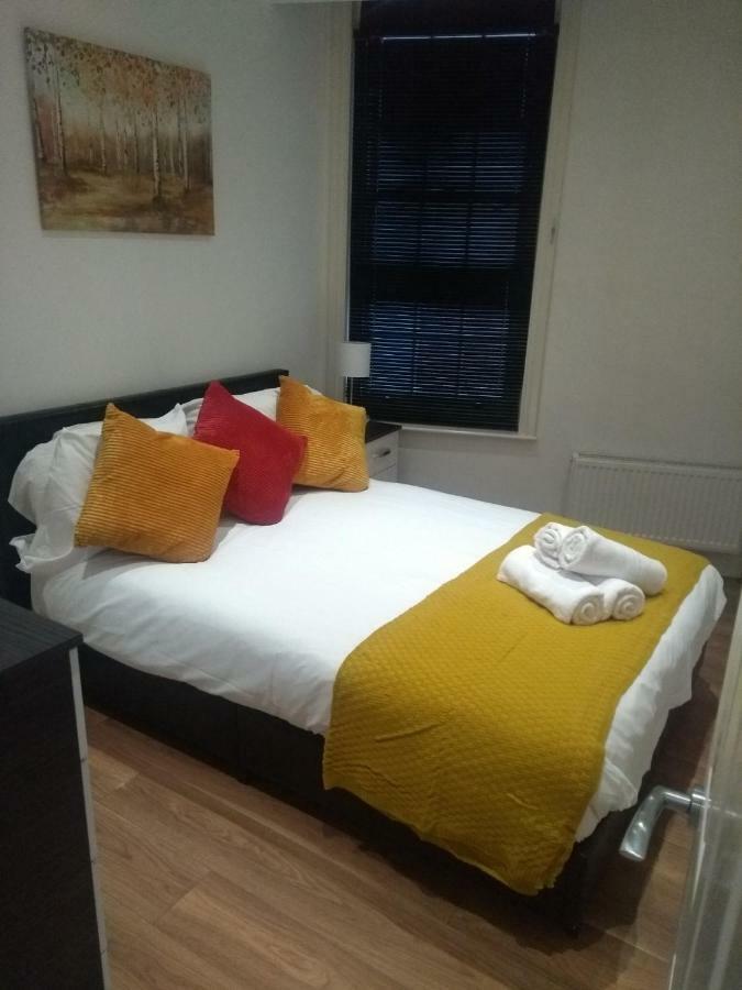 Clifton Apartment Лутон Экстерьер фото