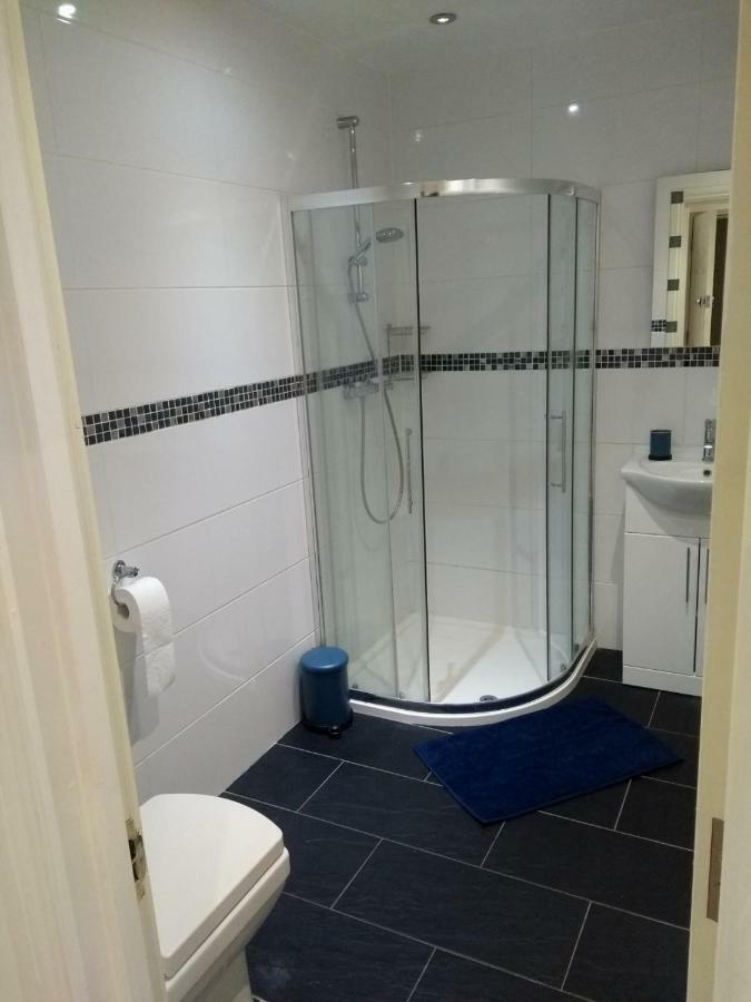 Clifton Apartment Лутон Экстерьер фото