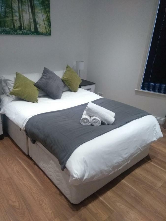 Clifton Apartment Лутон Экстерьер фото