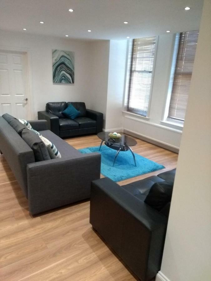 Clifton Apartment Лутон Экстерьер фото