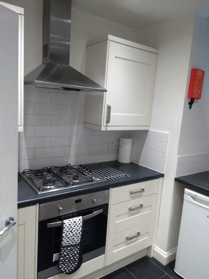 Clifton Apartment Лутон Экстерьер фото