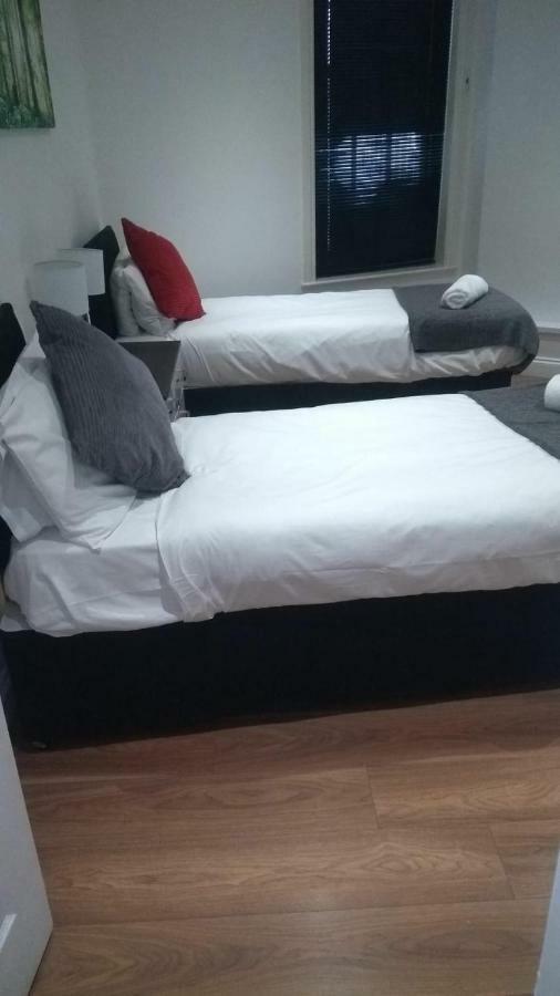 Clifton Apartment Лутон Экстерьер фото